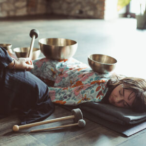 Voucher Indywidualny masaż dźwiękiem mis tybetańskich z Agatą Gurtman