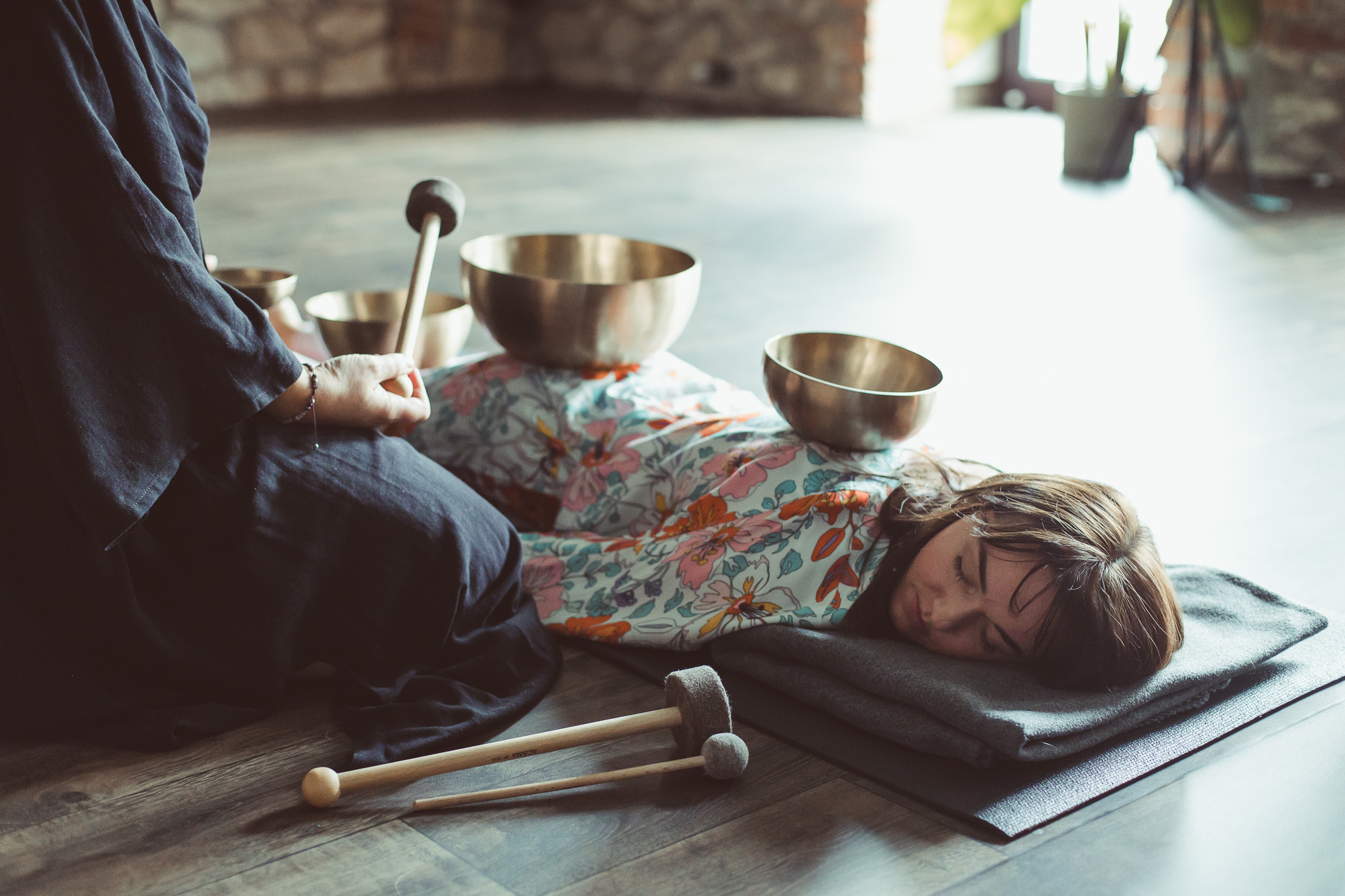 Voucher Indywidualny masaż dźwiękiem mis tybetańskich z Agatą Gurtman